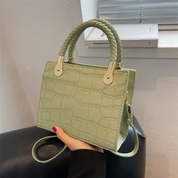 2023 Новата модерна дамска чанта, нова чанта за крайградски пътувания, чантата е от изкуствена кожа, дамски луксозна чанта през рамо, чанта под мишниците