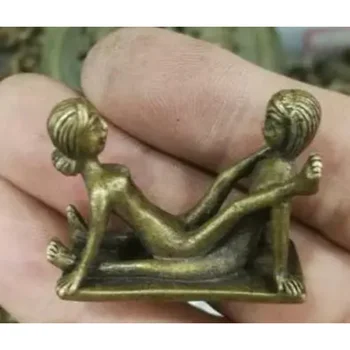 Елегантна китайска античната бронзова статуетка на ръчен труд за момчета и момичета, занимаващи се с любов.